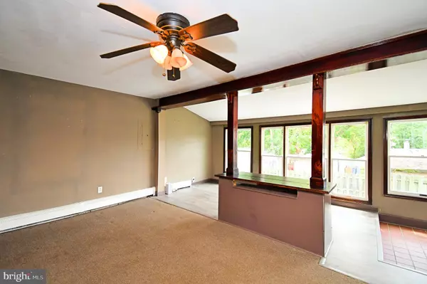 Langhorne, PA 19047,1021 HONEYSUCKLE AVE