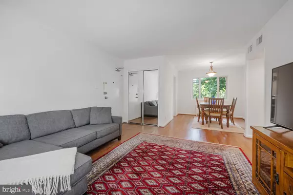 Bethesda, MD 20814,10307 MONTROSE AVE #M-202