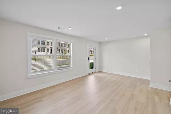 Manassas, VA 20109,9017 KATHERINE JOHNSON AVE