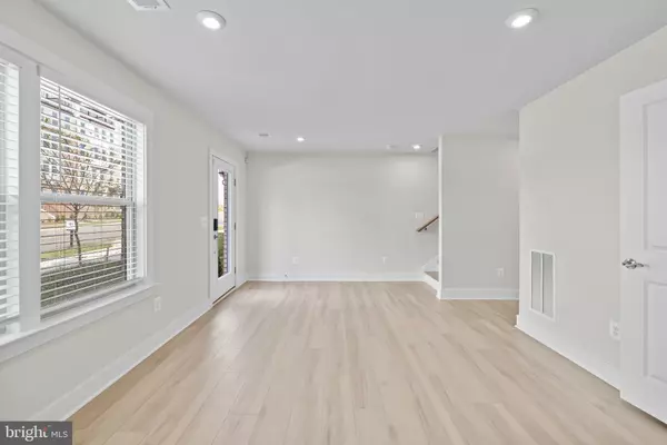 Manassas, VA 20109,9017 KATHERINE JOHNSON AVE