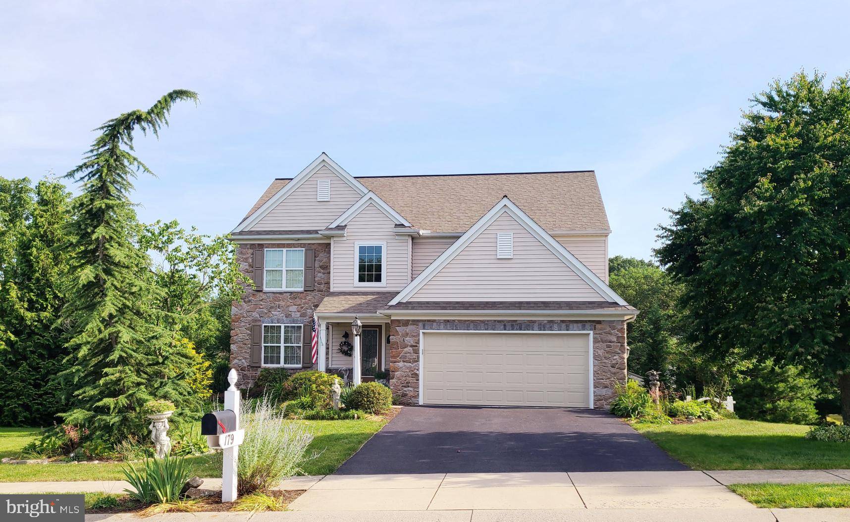 179 VILLAGE GLEN DR, Harrisburg, PA 17112