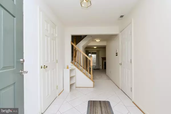 Alexandria, VA 22315,7496 GADSBY SQ
