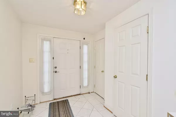 Alexandria, VA 22315,7496 GADSBY SQ