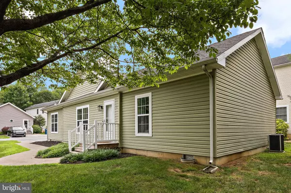 Newark, DE 19702,16 BARBERRY CT #A016