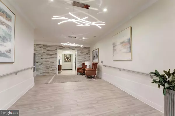 Leesburg, VA 20176,750 MOUNT AIRY TER NE #402