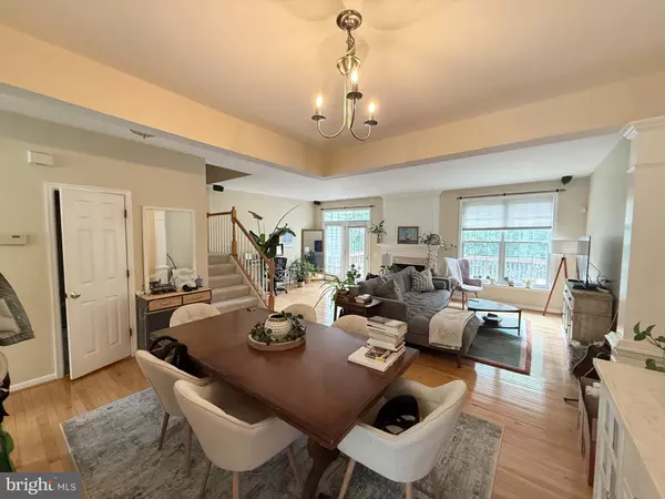 Herndon, VA 20171,13133 ROSE PETAL CIR