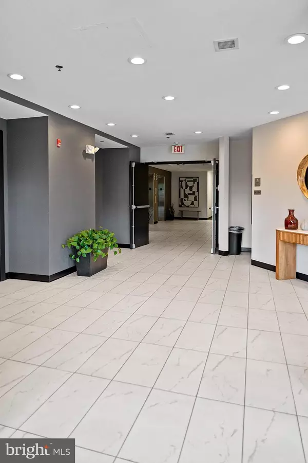 Alexandria, VA 22305,181 E REED AVE #207