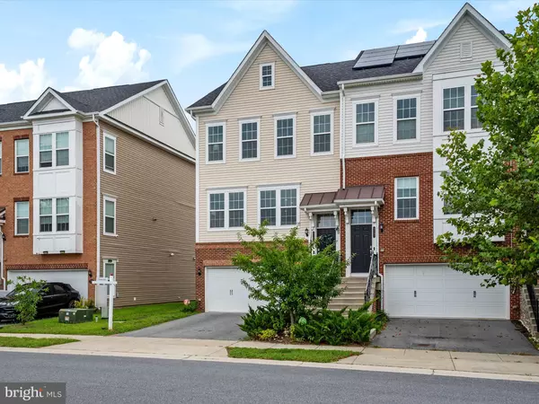 Hanover, MD 21076,8243 MEADOWOOD DR