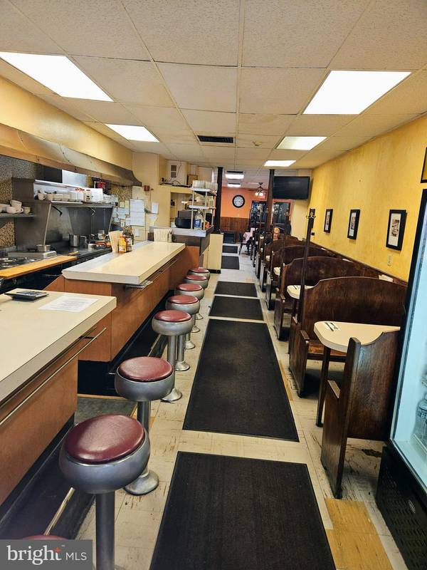 Trenton, NJ 08608,192 S BROAD ST