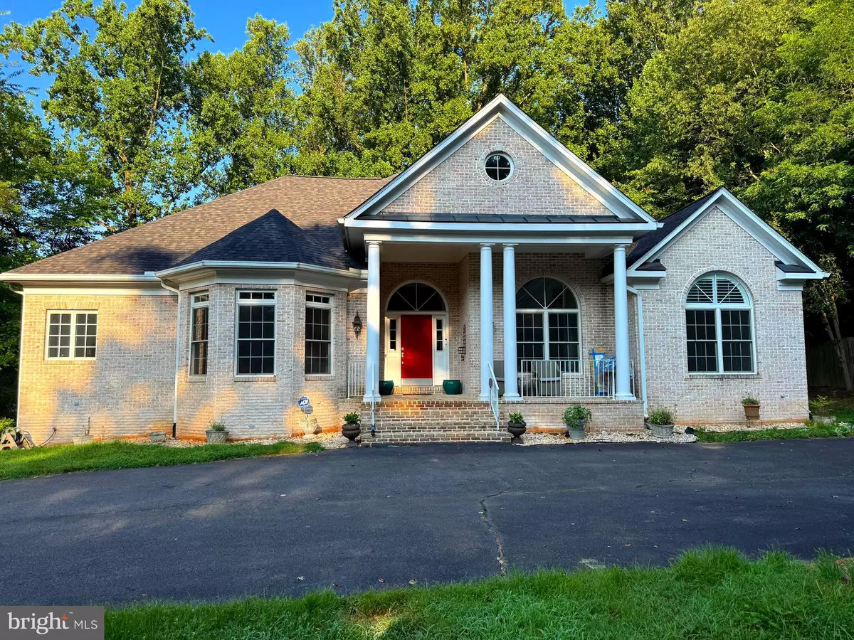 Oakton, VA 22124,10408 MARBURY RD