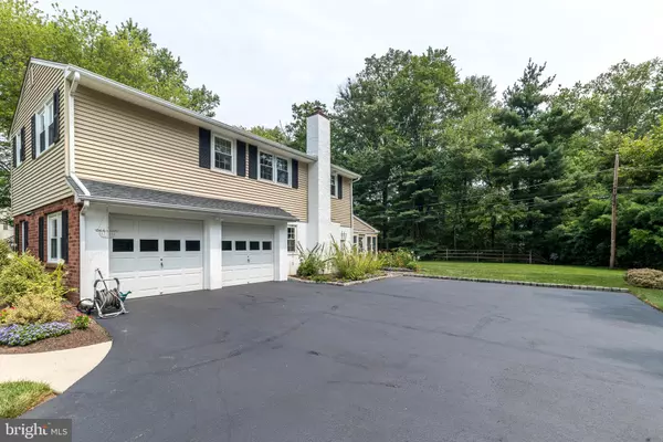 Blue Bell, PA 19422,884 PARKWOOD RD