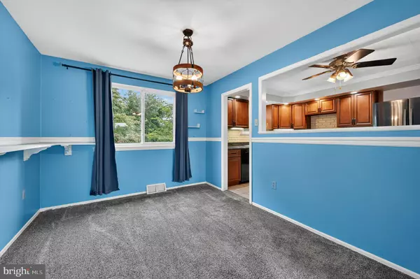 Aston, PA 19014,696 BOXWOOD DR