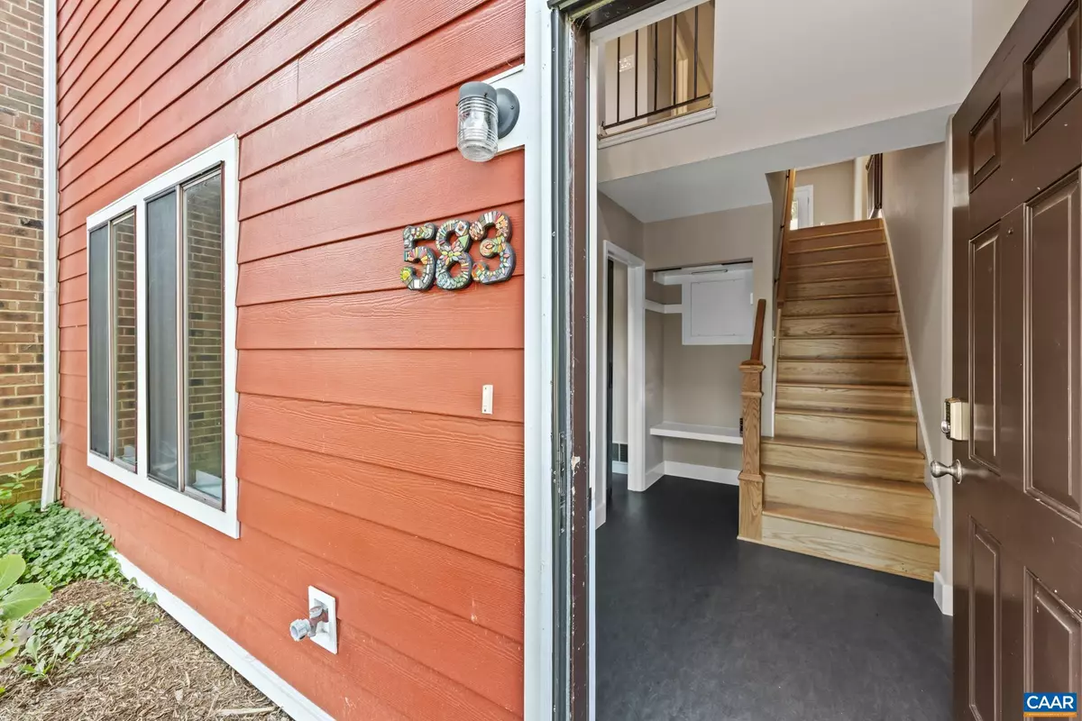 Charlottesville, VA 22901,583 SOUTHAMPTON CT