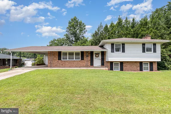 Millersburg, PA 17061,965 CENTER ST