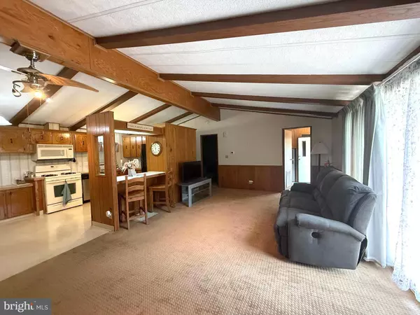 Millville, NJ 08332,416 LARK RD