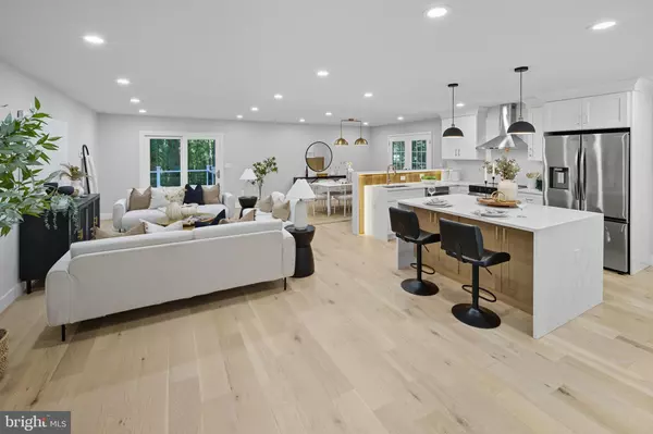 Fairfax Station, VA 22039,11019 CLARA BARTON DR