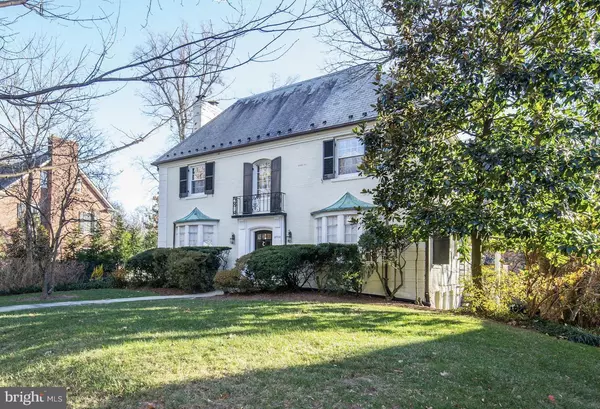 4910 HILLBROOK LN NW, Washington, DC 20016