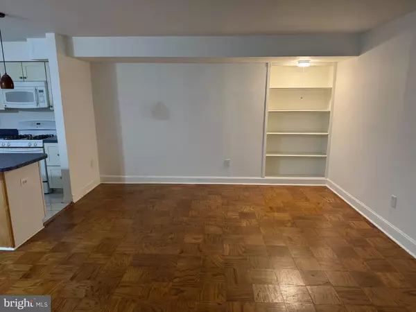 Mclean, VA 22102,7807 ENOLA ST