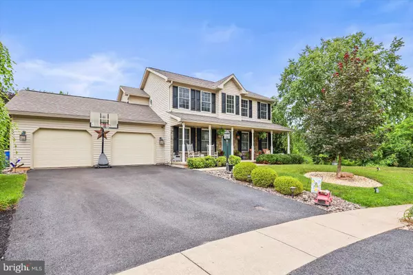30 BITTERSWEET LN, Etters, PA 17319