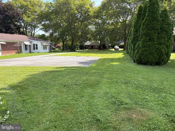 York, PA 17402,210 S ROYAL ST