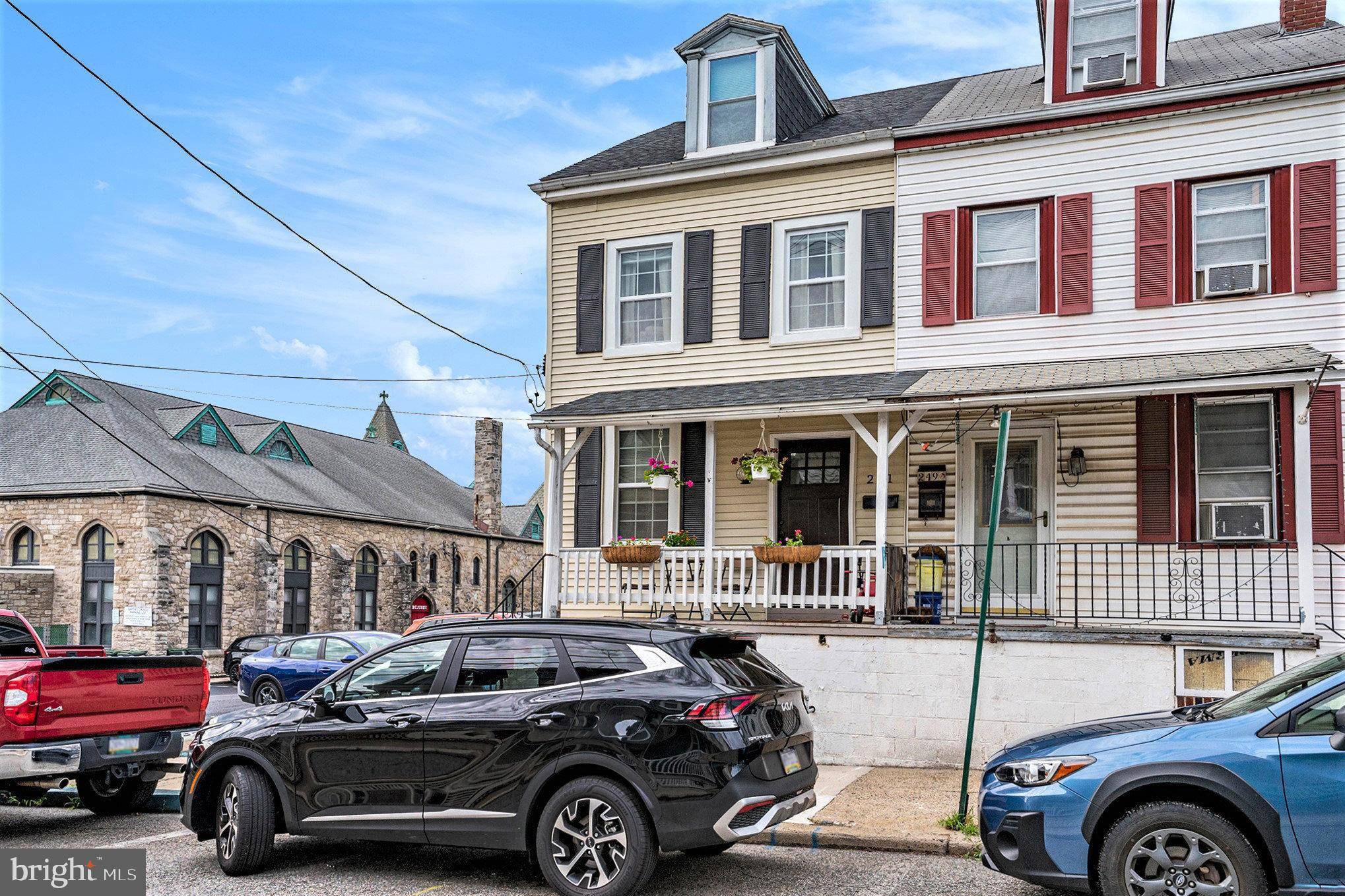 Phoenixville, PA 19460,251 HALL ST
