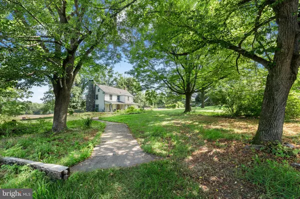 665 KINTNER RD, Kintnersville, PA 18930