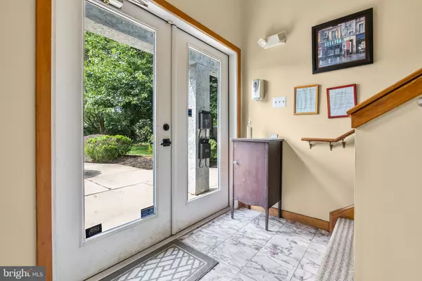 Cherry Hill, NJ 08034,112 HADDONTOWNE CT #203