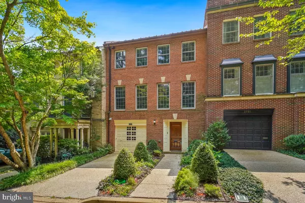 2757 UNICORN LN NW, Washington, DC 20015