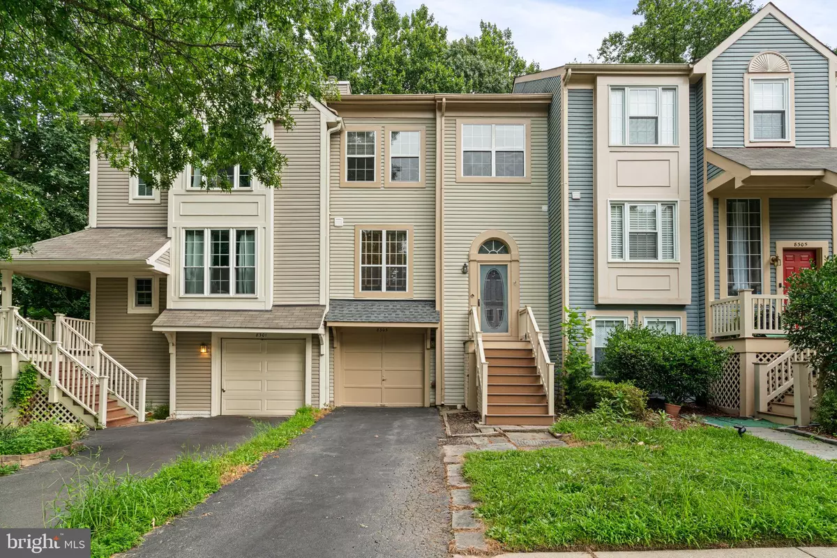 Lorton, VA 22079,8303 LINDEN OAKS CT