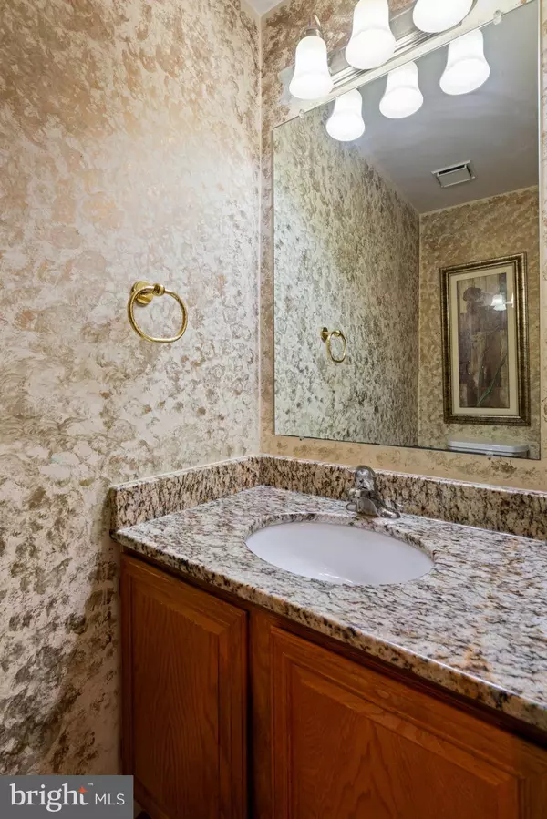 Lorton, VA 22079,8303 LINDEN OAKS CT