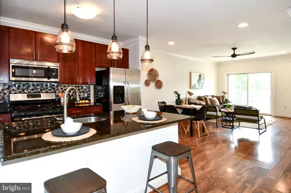 Alexandria, VA 22312,6301 EDSALL RD #115