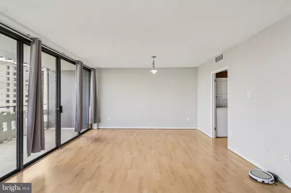 Alexandria, VA 22304,6301 STEVENSON AVE #705