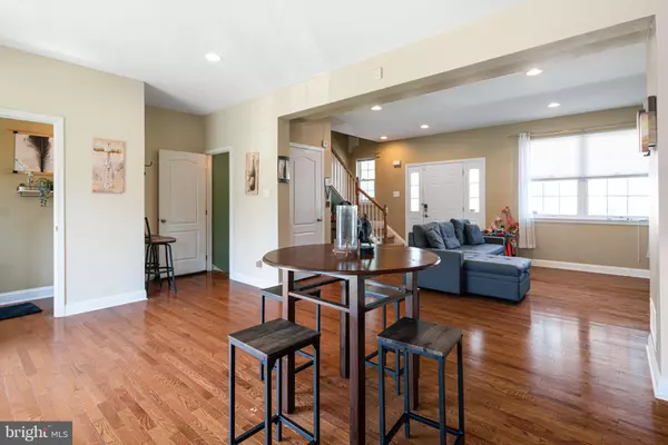 Philadelphia, PA 19123,656 N 8TH ST