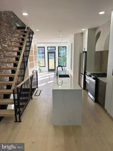 2358 E BOSTON ST, Philadelphia, PA 19125