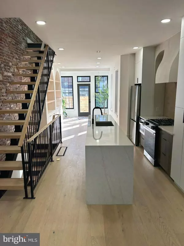 2358 E BOSTON ST, Philadelphia, PA 19125