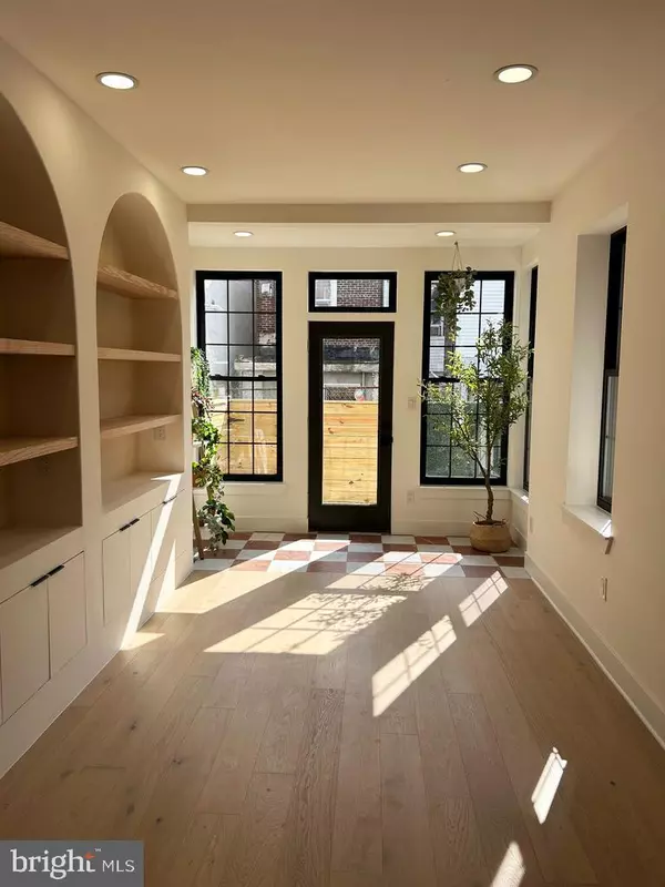 Philadelphia, PA 19125,2358 E BOSTON ST