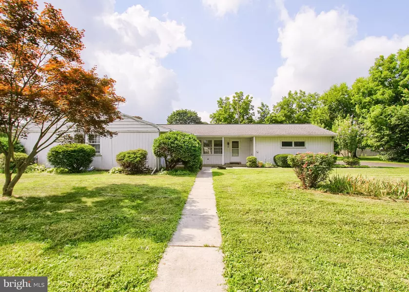 4 HEMLOCK DR, Mechanicsburg, PA 17055