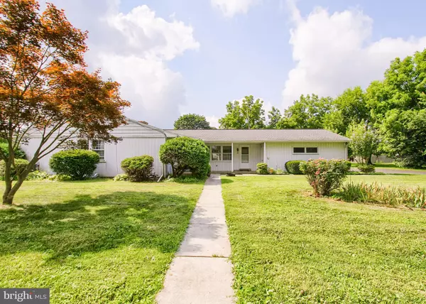 4 HEMLOCK DR, Mechanicsburg, PA 17055