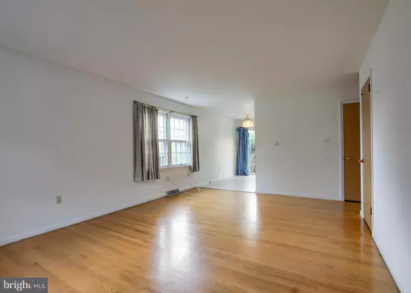 Mechanicsburg, PA 17055,4 HEMLOCK DR