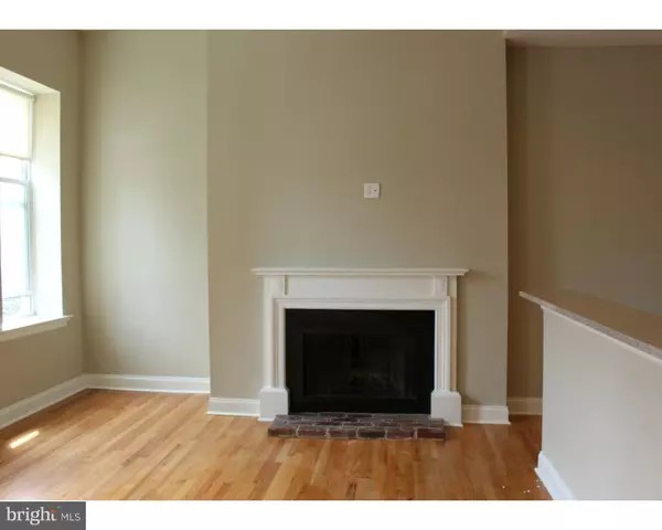 Philadelphia, PA 19147,408 S 9TH ST #1R