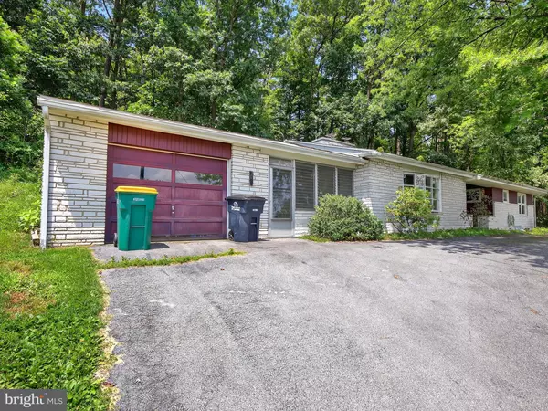 Reinholds, PA 17569,2135 OLD LANCASTER PIKE