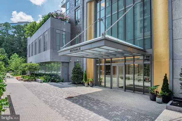 Mclean, VA 22102,7887 JONES BRANCH DR #1004