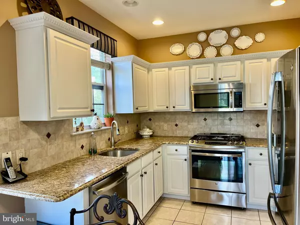 Warwick, PA 18974,3208 KNOX CT