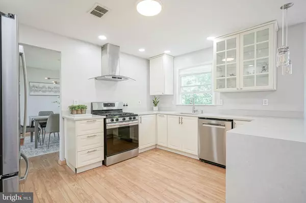 Cherry Hill, NJ 08003,6 JORDAN CT