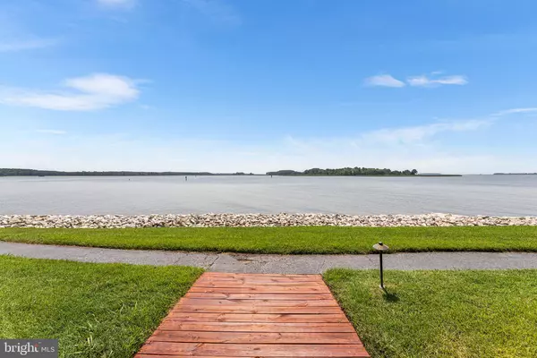 721 OYSTER COVE DR, Grasonville, MD 21638