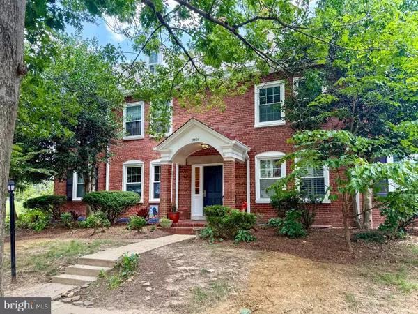 Arlington, VA 22206,3501 S STAFFORD ST #A1