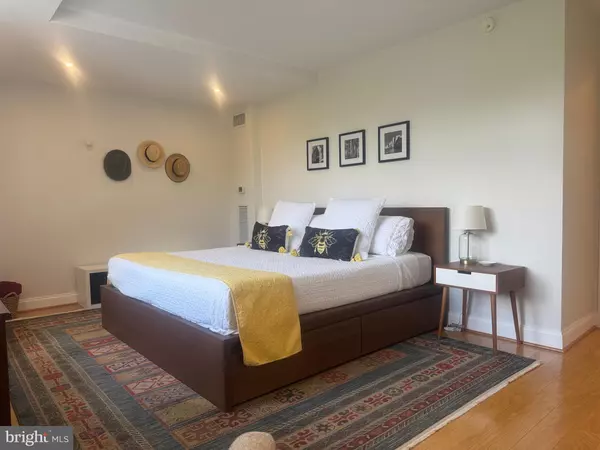 Alexandria, VA 22314,501 SLATERS LN #123