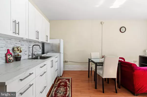 Philadelphia, PA 19107,1324 LOCUST ST #331