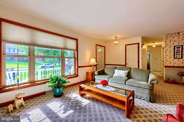 Lititz, PA 17543,23 FIELD LN