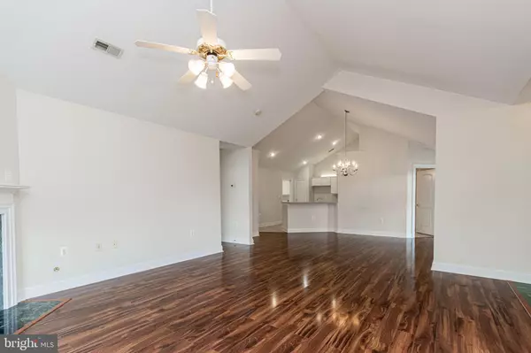 Fredericksburg, VA 22407,6255 AUTUMN LEAF DR